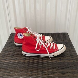 Converse sneakers women’s size 10